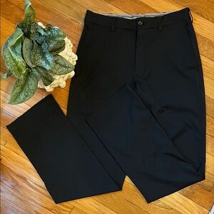 Walter Hagen Men's Performance 11 Majors Core golf pants in black, size 30X32